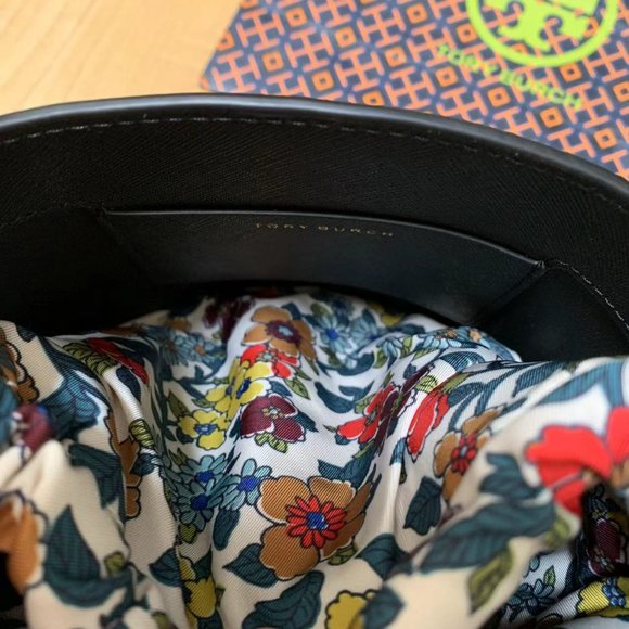 TORY BURCH EMERSON MINI BUCKET BAG - Picture 12 of 12